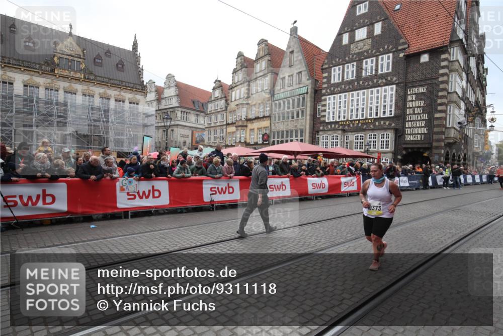 05.10.2025 - 20. swb-Marathon Bremen Yannick Fuchs http://msf.ph/oto/9311118 05.10.2025 11:26:18 Ziel 10373 meine-sportfotos.de