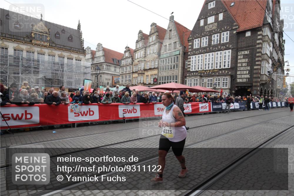05.10.2025 - 20. swb-Marathon Bremen Yannick Fuchs http://msf.ph/oto/9311122 05.10.2025 11:26:18 Ziel 10373 meine-sportfotos.de