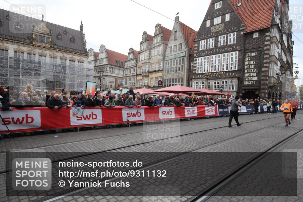 05.10.2025 - 20. swb-Marathon Bremen Yannick Fuchs http://msf.ph/oto/9311132 05.10.2025 11:26:22 Ziel 11326 meine-sportfotos.de