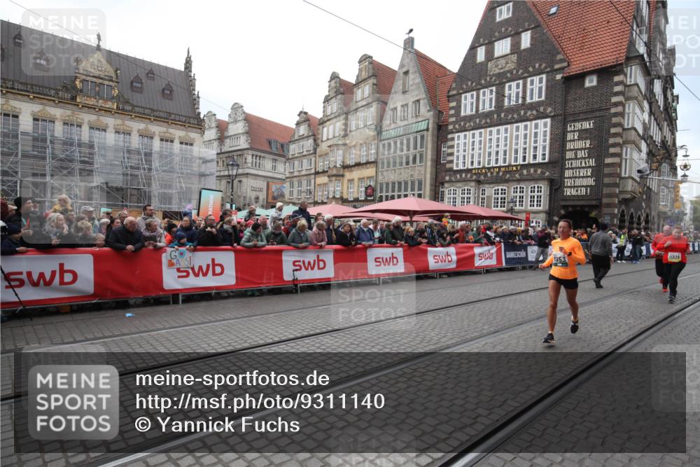 05.10.2025 - 20. swb-Marathon Bremen Yannick Fuchs http://msf.ph/oto/9311140 05.10.2025 11:26:24 Ziel 9352, 11326 meine-sportfotos.de