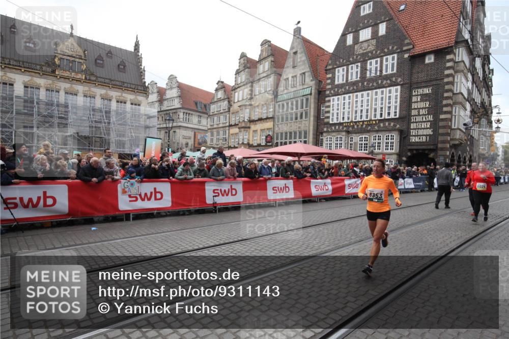 05.10.2025 - 20. swb-Marathon Bremen Yannick Fuchs http://msf.ph/oto/9311143 05.10.2025 11:26:24 Ziel 9352, 11326 meine-sportfotos.de