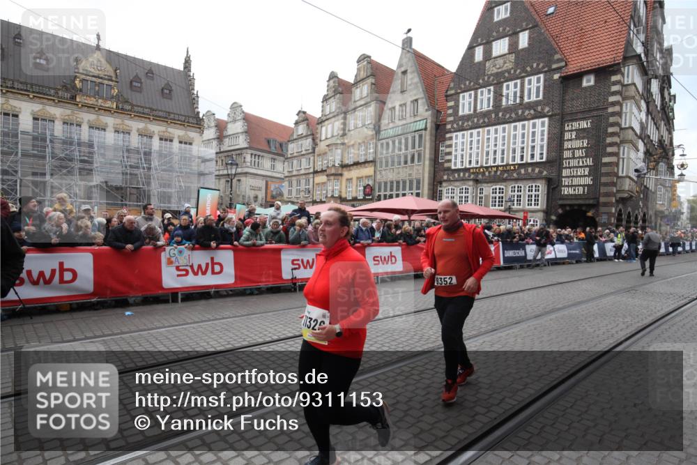 05.10.2025 - 20. swb-Marathon Bremen Yannick Fuchs http://msf.ph/oto/9311153 05.10.2025 11:26:28 Ziel 9352, 11326 meine-sportfotos.de