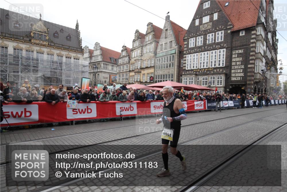 05.10.2025 - 20. swb-Marathon Bremen Yannick Fuchs http://msf.ph/oto/9311183 05.10.2025 11:26:36 Ziel 9941 meine-sportfotos.de