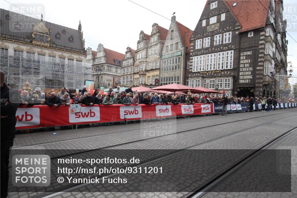 05.10.2025 - 20. swb-Marathon Bremen Yannick Fuchs http://msf.ph/oto/9311201 05.10.2025 11:26:40 Ziel  meine-sportfotos.de
