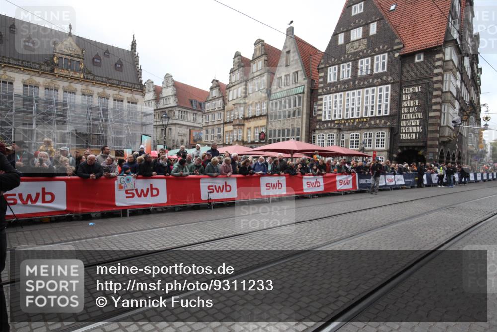05.10.2025 - 20. swb-Marathon Bremen Yannick Fuchs http://msf.ph/oto/9311233 05.10.2025 11:26:49 Ziel  meine-sportfotos.de