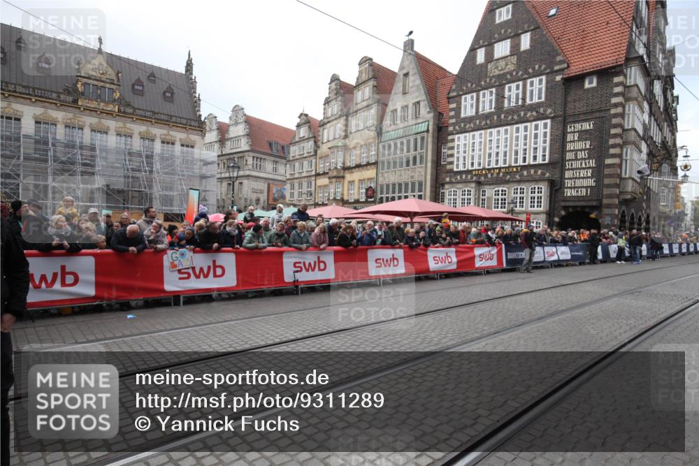 05.10.2025 - 20. swb-Marathon Bremen Yannick Fuchs http://msf.ph/oto/9311289 05.10.2025 11:27:04 Ziel  meine-sportfotos.de