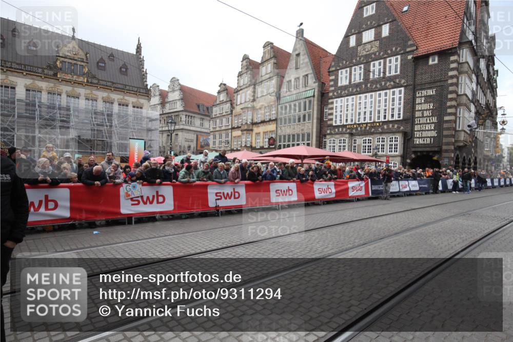 05.10.2025 - 20. swb-Marathon Bremen Yannick Fuchs http://msf.ph/oto/9311294 05.10.2025 11:27:06 Ziel  meine-sportfotos.de