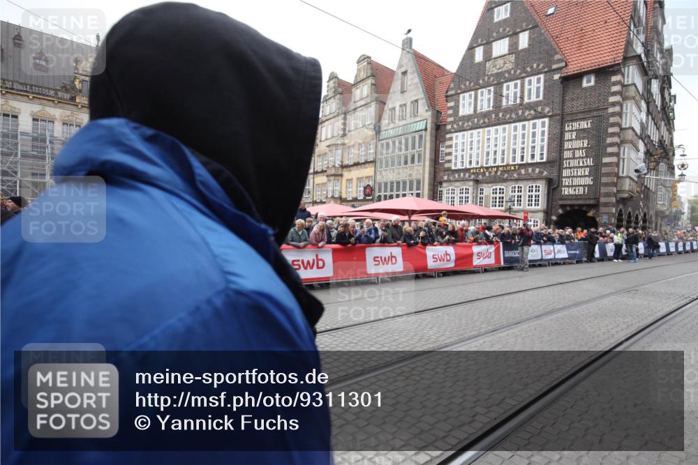 05.10.2025 - 20. swb-Marathon Bremen Yannick Fuchs http://msf.ph/oto/9311301 05.10.2025 11:27:08 Ziel  meine-sportfotos.de