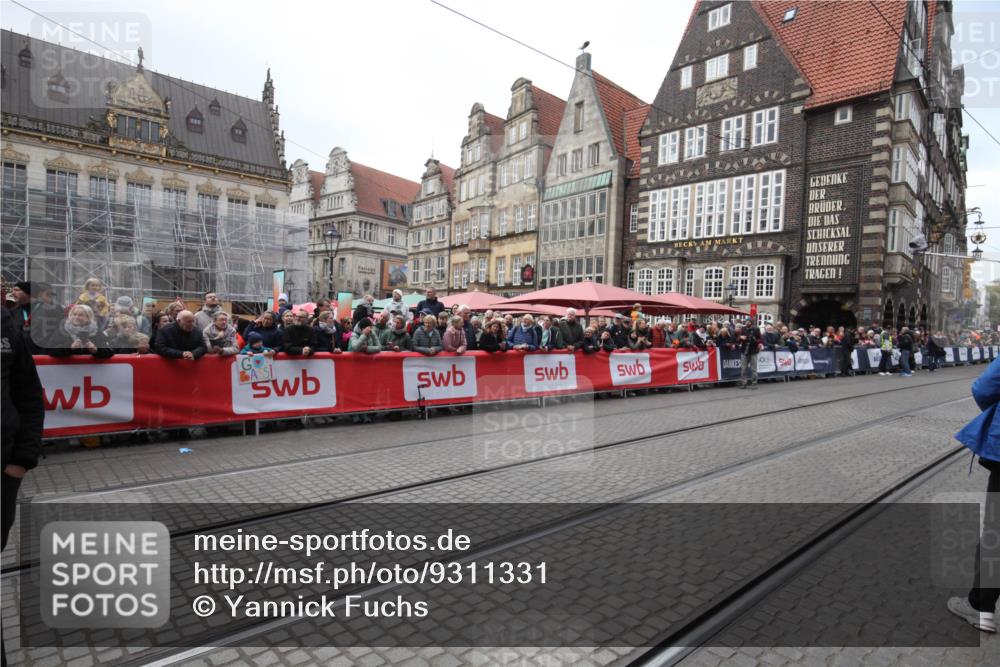 05.10.2025 - 20. swb-Marathon Bremen Yannick Fuchs http://msf.ph/oto/9311331 05.10.2025 11:27:14 Ziel  meine-sportfotos.de