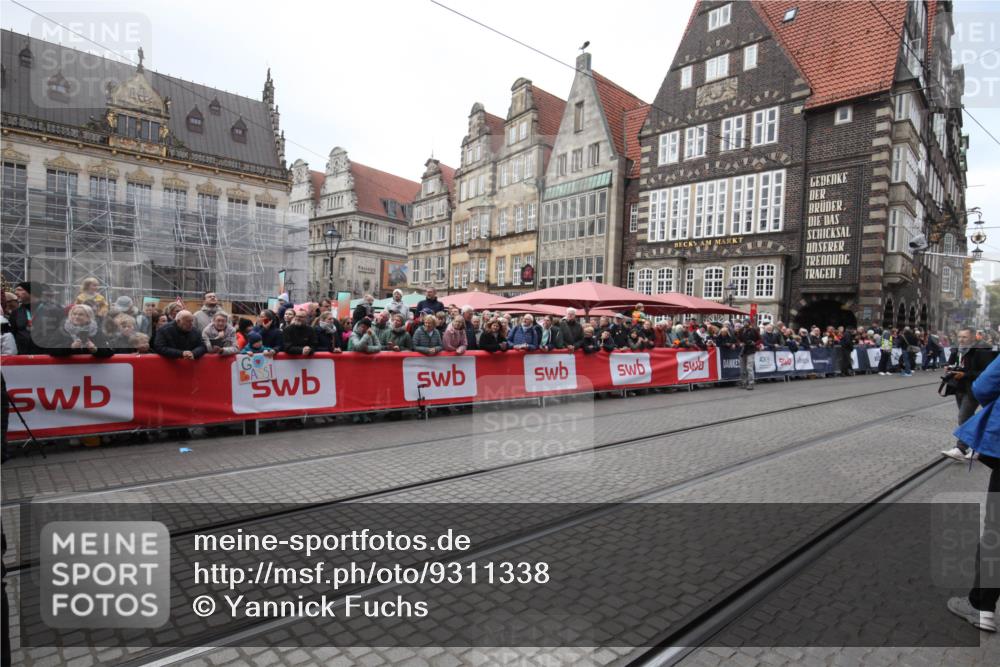 05.10.2025 - 20. swb-Marathon Bremen Yannick Fuchs http://msf.ph/oto/9311338 05.10.2025 11:27:15 Ziel  meine-sportfotos.de