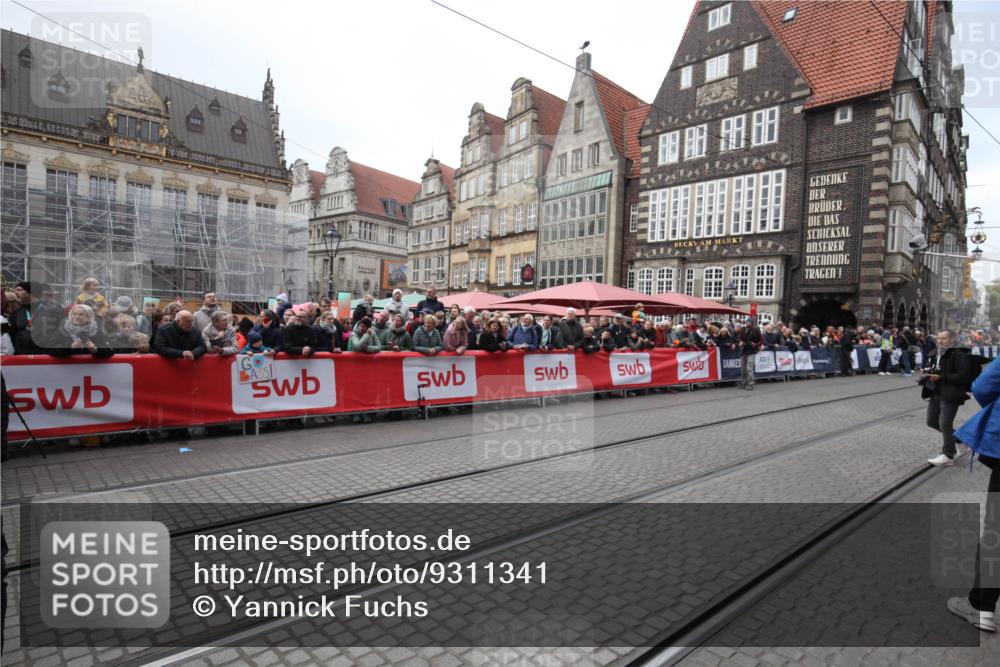 05.10.2025 - 20. swb-Marathon Bremen Yannick Fuchs http://msf.ph/oto/9311341 05.10.2025 11:27:15 Ziel  meine-sportfotos.de