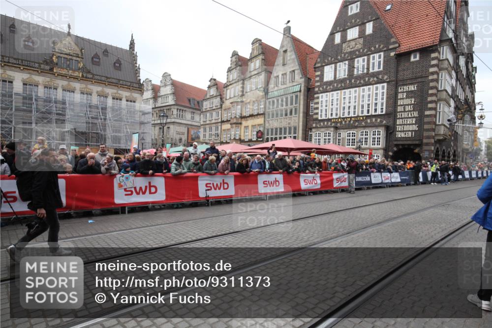 05.10.2025 - 20. swb-Marathon Bremen Yannick Fuchs http://msf.ph/oto/9311373 05.10.2025 11:27:29 Ziel  meine-sportfotos.de