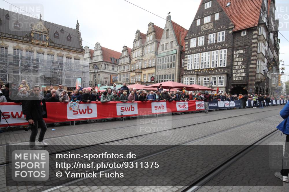 05.10.2025 - 20. swb-Marathon Bremen Yannick Fuchs http://msf.ph/oto/9311375 05.10.2025 11:27:29 Ziel  meine-sportfotos.de