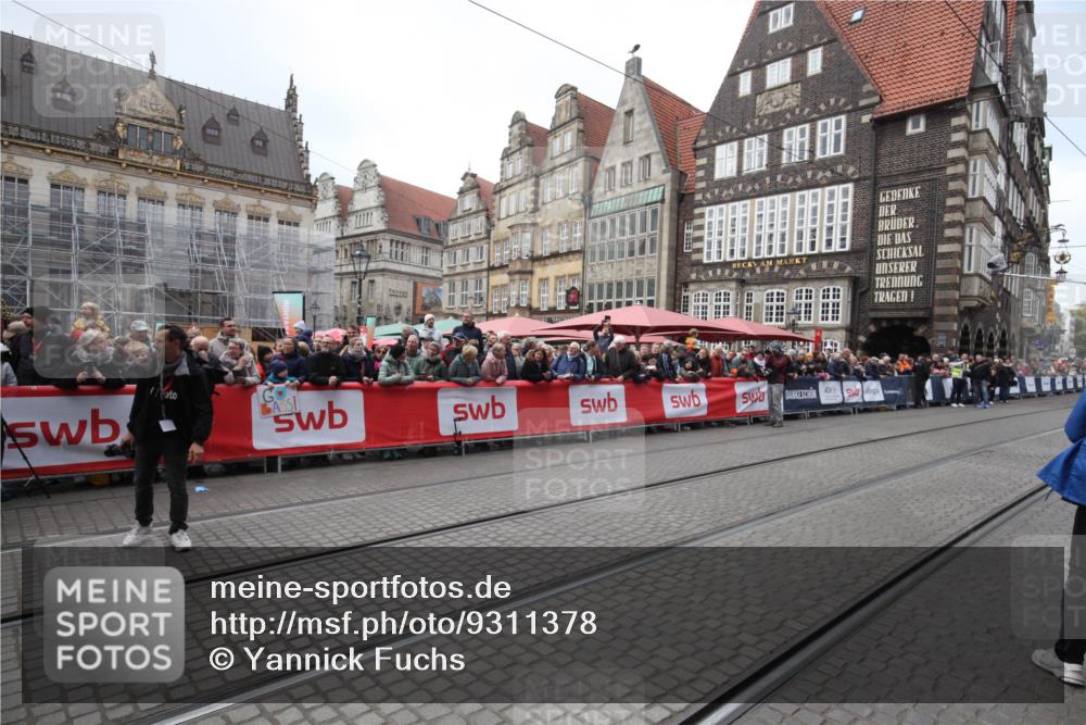 05.10.2025 - 20. swb-Marathon Bremen Yannick Fuchs http://msf.ph/oto/9311378 05.10.2025 11:27:30 Ziel  meine-sportfotos.de