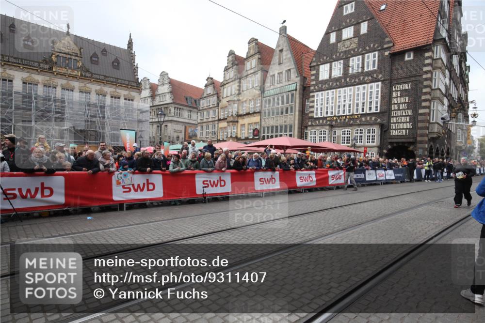 05.10.2025 - 20. swb-Marathon Bremen Yannick Fuchs http://msf.ph/oto/9311407 05.10.2025 11:27:36 Ziel 10935 meine-sportfotos.de