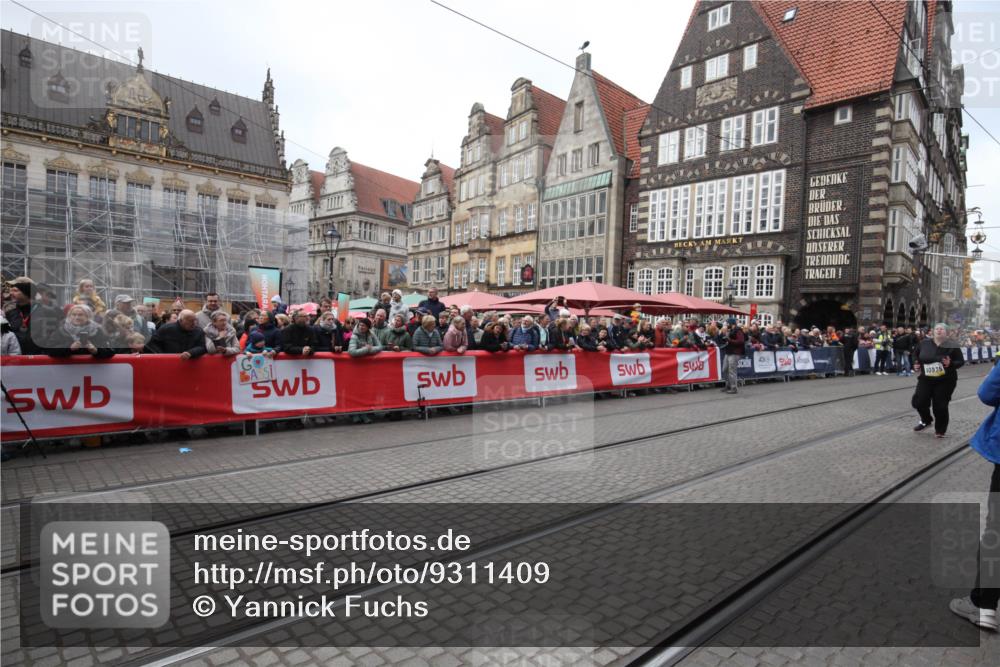 05.10.2025 - 20. swb-Marathon Bremen Yannick Fuchs http://msf.ph/oto/9311409 05.10.2025 11:27:36 Ziel 10935 meine-sportfotos.de