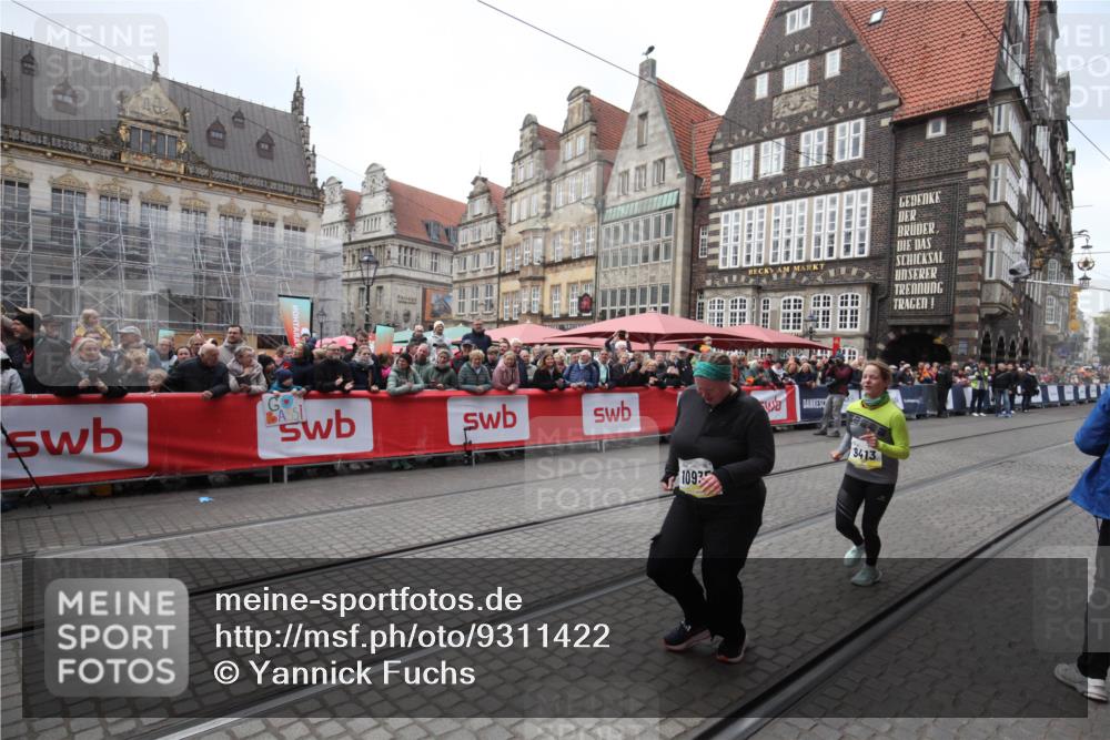 05.10.2025 - 20. swb-Marathon Bremen Yannick Fuchs http://msf.ph/oto/9311422 05.10.2025 11:27:39 Ziel 10935 meine-sportfotos.de
