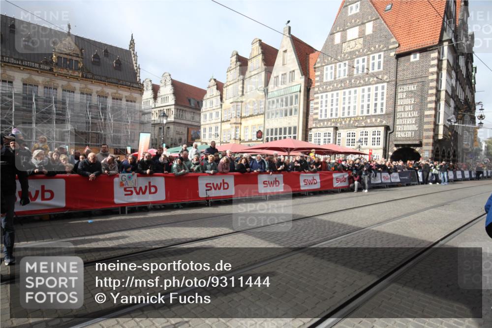 05.10.2025 - 20. swb-Marathon Bremen Yannick Fuchs http://msf.ph/oto/9311444 05.10.2025 11:28:30 Ziel  meine-sportfotos.de