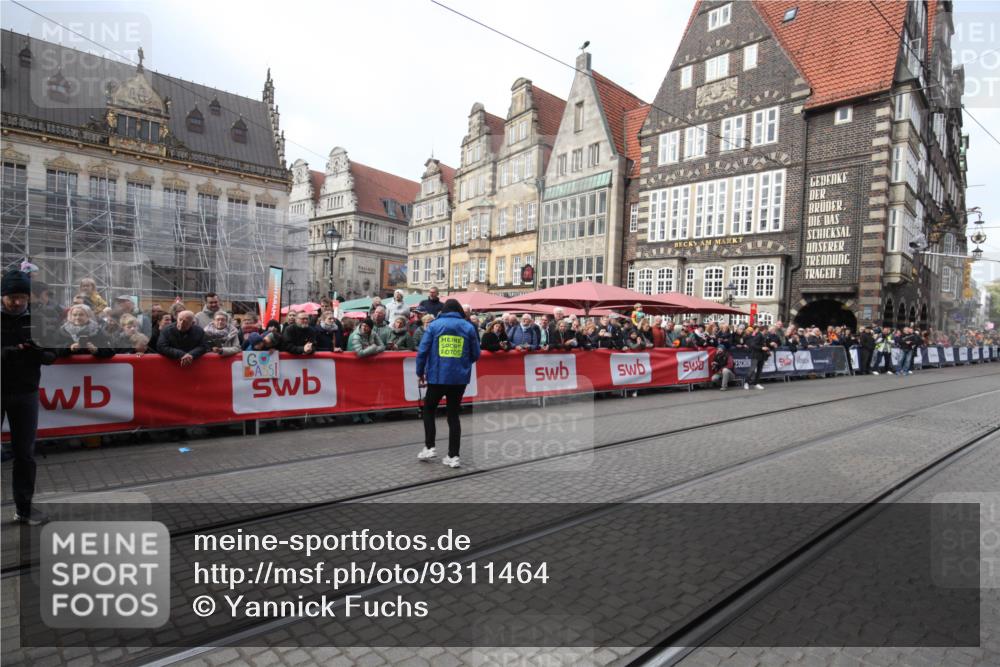 05.10.2025 - 20. swb-Marathon Bremen Yannick Fuchs http://msf.ph/oto/9311464 05.10.2025 11:28:40 Ziel  meine-sportfotos.de