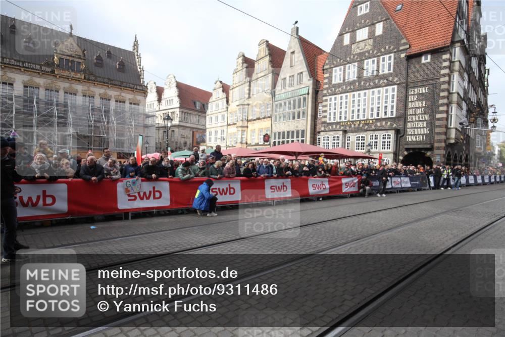 05.10.2025 - 20. swb-Marathon Bremen Yannick Fuchs http://msf.ph/oto/9311486 05.10.2025 11:28:46 Ziel  meine-sportfotos.de