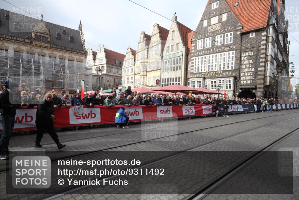 05.10.2025 - 20. swb-Marathon Bremen Yannick Fuchs http://msf.ph/oto/9311492 05.10.2025 11:28:47 Ziel  meine-sportfotos.de