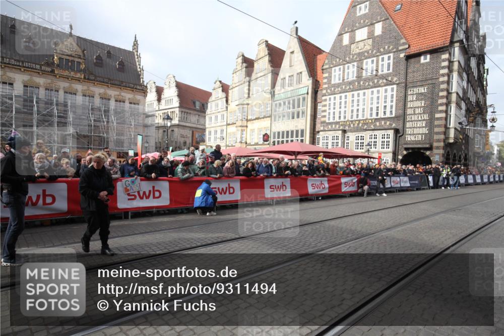 05.10.2025 - 20. swb-Marathon Bremen Yannick Fuchs http://msf.ph/oto/9311494 05.10.2025 11:28:47 Ziel  meine-sportfotos.de