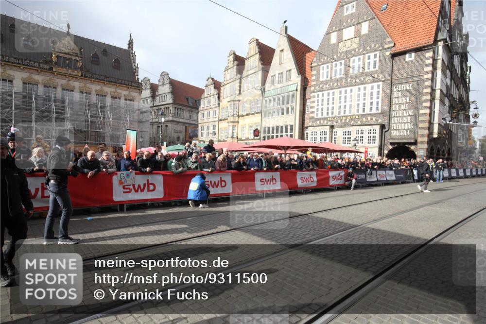 05.10.2025 - 20. swb-Marathon Bremen Yannick Fuchs http://msf.ph/oto/9311500 05.10.2025 11:28:49 Ziel  meine-sportfotos.de