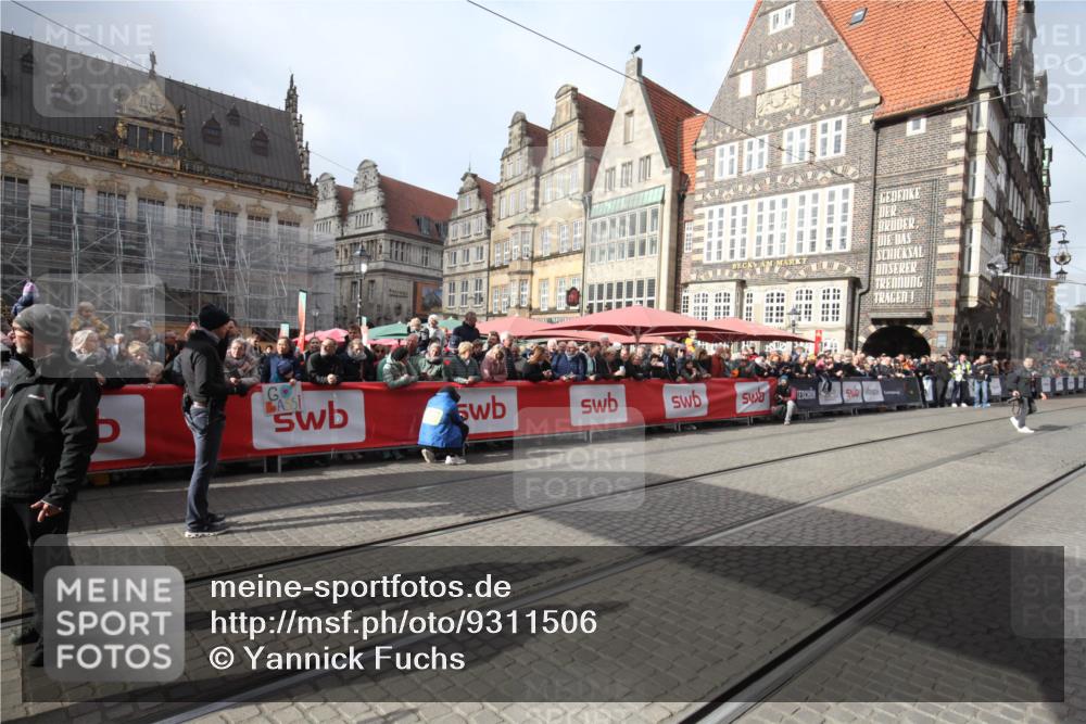 05.10.2025 - 20. swb-Marathon Bremen Yannick Fuchs http://msf.ph/oto/9311506 05.10.2025 11:28:50 Ziel  meine-sportfotos.de