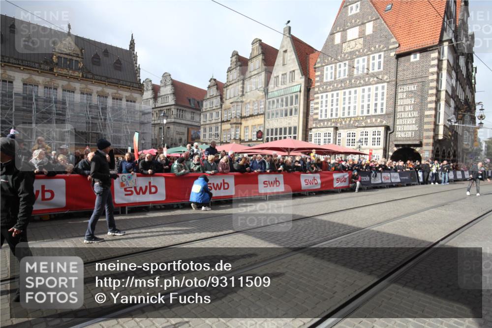 05.10.2025 - 20. swb-Marathon Bremen Yannick Fuchs http://msf.ph/oto/9311509 05.10.2025 11:28:51 Ziel  meine-sportfotos.de