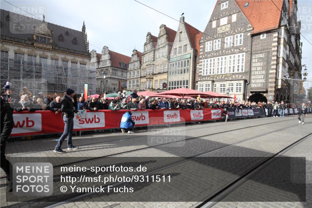 05.10.2025 - 20. swb-Marathon Bremen Yannick Fuchs http://msf.ph/oto/9311511 05.10.2025 11:28:51 Ziel  meine-sportfotos.de