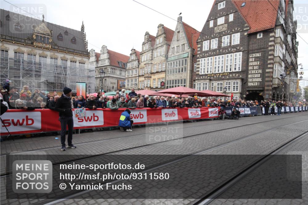 05.10.2025 - 20. swb-Marathon Bremen Yannick Fuchs http://msf.ph/oto/9311580 05.10.2025 11:29:05 Ziel  meine-sportfotos.de