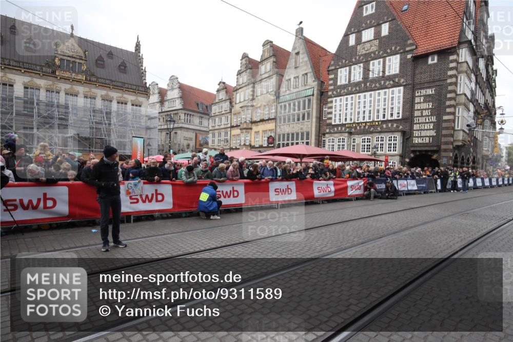 05.10.2025 - 20. swb-Marathon Bremen Yannick Fuchs http://msf.ph/oto/9311589 05.10.2025 11:29:06 Ziel  meine-sportfotos.de