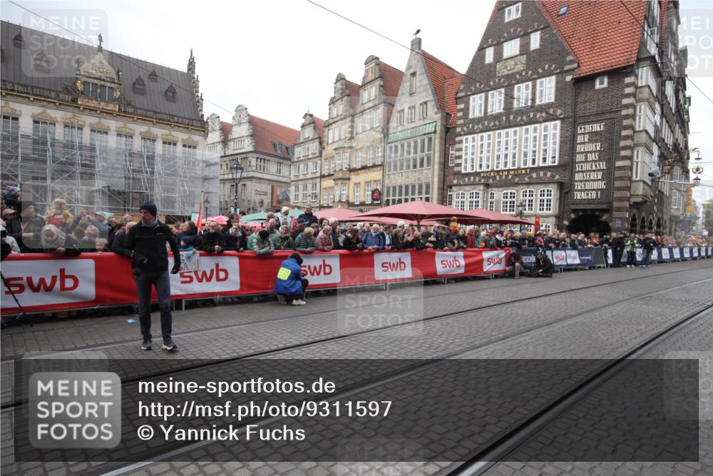 05.10.2025 - 20. swb-Marathon Bremen Yannick Fuchs http://msf.ph/oto/9311597 05.10.2025 11:29:07 Ziel  meine-sportfotos.de