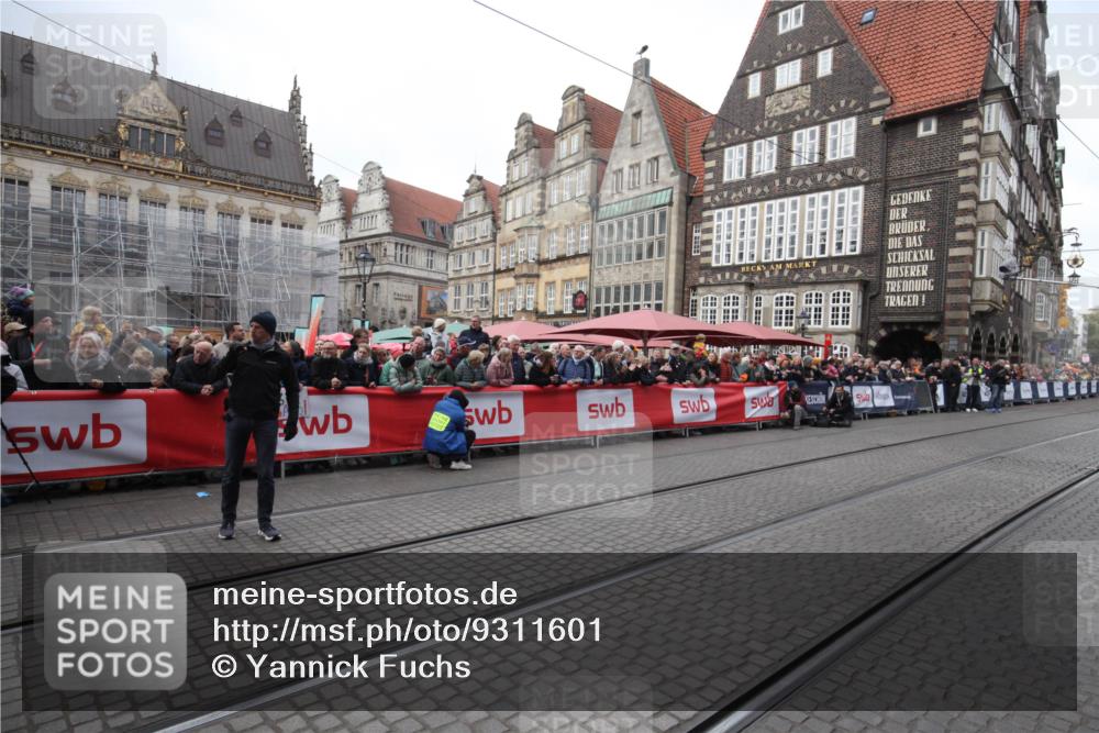 05.10.2025 - 20. swb-Marathon Bremen Yannick Fuchs http://msf.ph/oto/9311601 05.10.2025 11:29:08 Ziel  meine-sportfotos.de