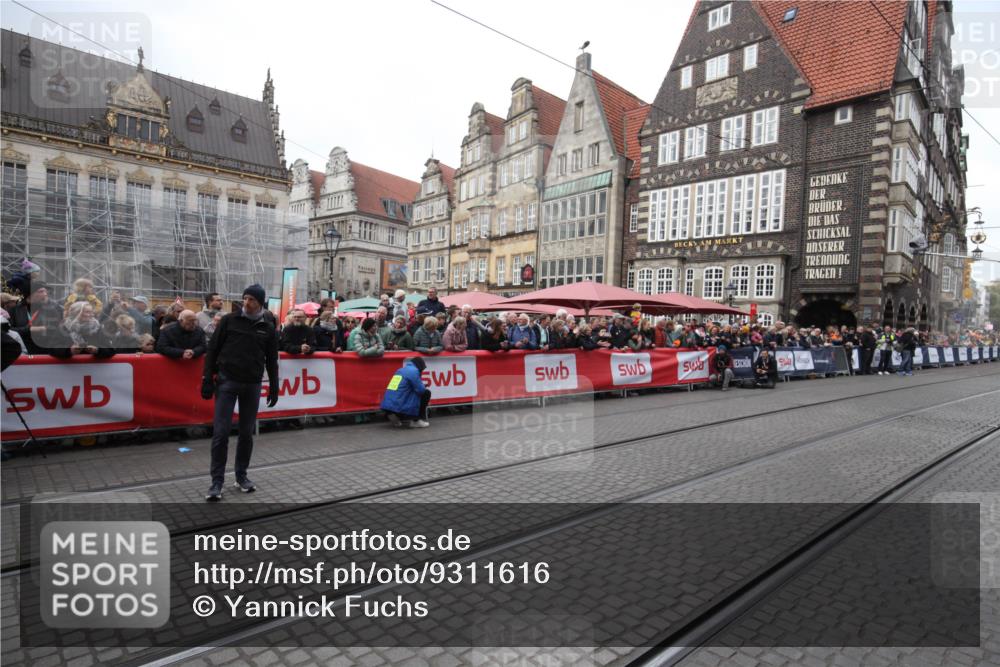 05.10.2025 - 20. swb-Marathon Bremen Yannick Fuchs http://msf.ph/oto/9311616 05.10.2025 11:29:10 Ziel 7174 meine-sportfotos.de