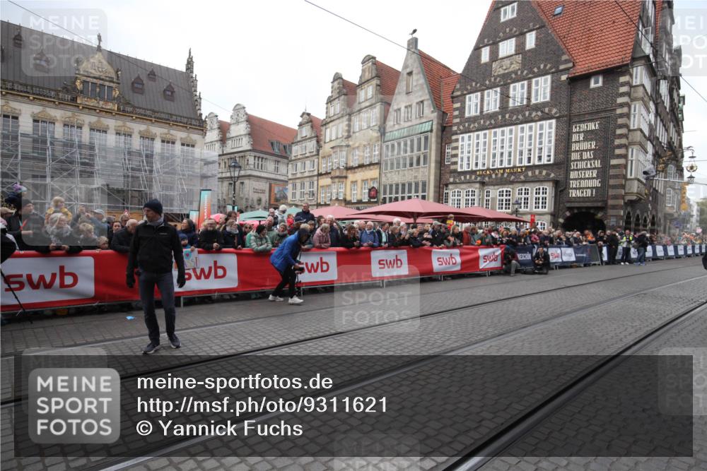 05.10.2025 - 20. swb-Marathon Bremen Yannick Fuchs http://msf.ph/oto/9311621 05.10.2025 11:29:11 Ziel 7174 meine-sportfotos.de