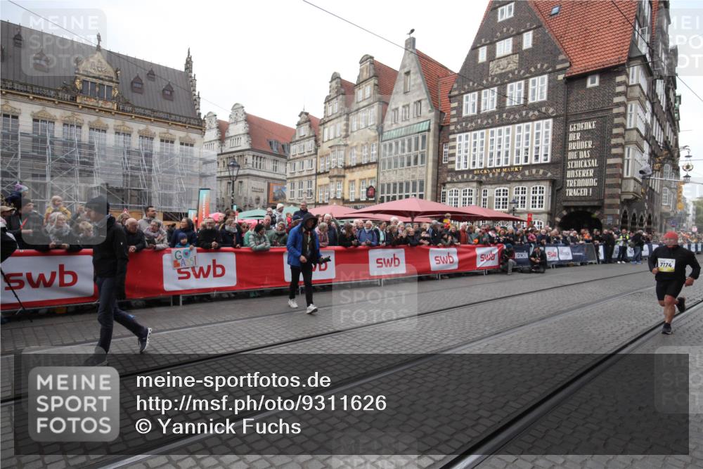 05.10.2025 - 20. swb-Marathon Bremen Yannick Fuchs http://msf.ph/oto/9311626 05.10.2025 11:29:11 Ziel 7174 meine-sportfotos.de