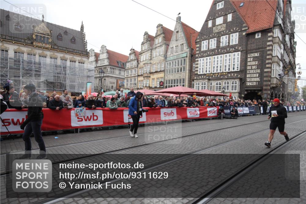05.10.2025 - 20. swb-Marathon Bremen Yannick Fuchs http://msf.ph/oto/9311629 05.10.2025 11:29:12 Ziel 7174 meine-sportfotos.de