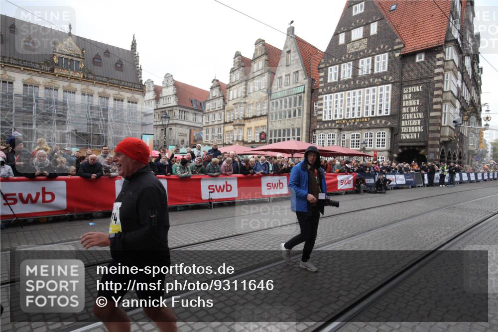 05.10.2025 - 20. swb-Marathon Bremen Yannick Fuchs http://msf.ph/oto/9311646 05.10.2025 11:29:14 Ziel 7174 meine-sportfotos.de
