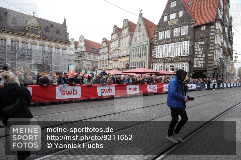 05.10.2025 - 20. swb-Marathon Bremen Yannick Fuchs http://msf.ph/oto/9311652 05.10.2025 11:29:15 Ziel 7174, 9559 meine-sportfotos.de