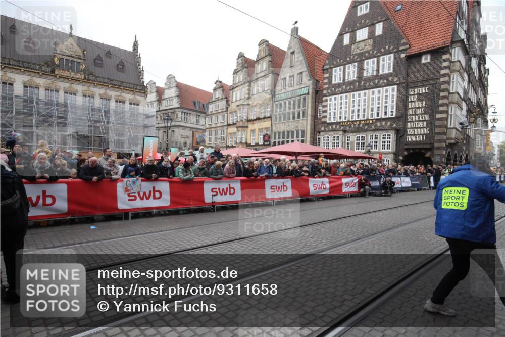 05.10.2025 - 20. swb-Marathon Bremen Yannick Fuchs http://msf.ph/oto/9311658 05.10.2025 11:29:15 Ziel 7174, 9559 meine-sportfotos.de