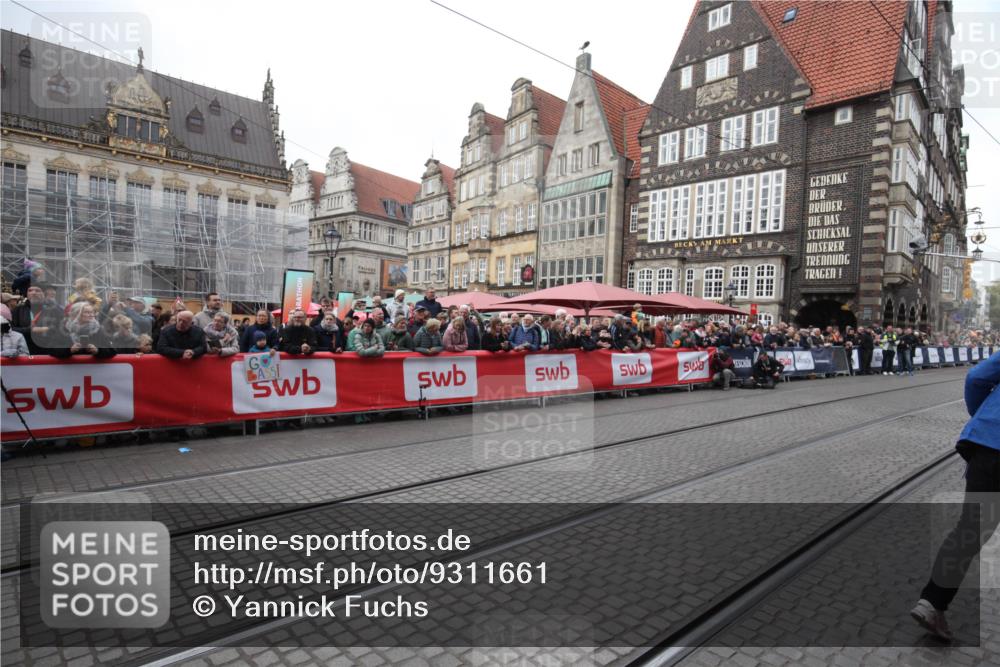05.10.2025 - 20. swb-Marathon Bremen Yannick Fuchs http://msf.ph/oto/9311661 05.10.2025 11:29:16 Ziel 9559 meine-sportfotos.de