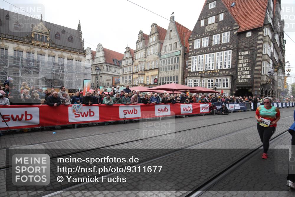 05.10.2025 - 20. swb-Marathon Bremen Yannick Fuchs http://msf.ph/oto/9311677 05.10.2025 11:29:18 Ziel 9559 meine-sportfotos.de