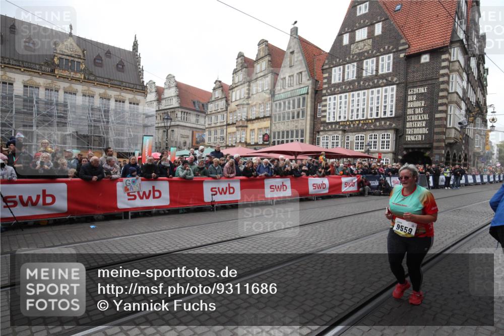 05.10.2025 - 20. swb-Marathon Bremen Yannick Fuchs http://msf.ph/oto/9311686 05.10.2025 11:29:19 Ziel 9559 meine-sportfotos.de