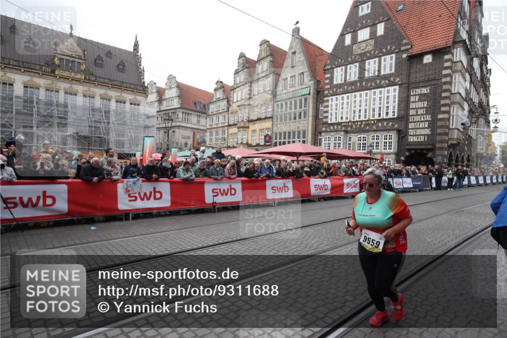 05.10.2025 - 20. swb-Marathon Bremen Yannick Fuchs http://msf.ph/oto/9311688 05.10.2025 11:29:19 Ziel 9559 meine-sportfotos.de