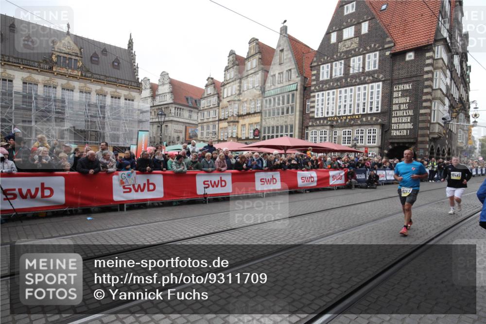 05.10.2025 - 20. swb-Marathon Bremen Yannick Fuchs http://msf.ph/oto/9311709 05.10.2025 11:29:24 Ziel 9257, 10482 meine-sportfotos.de