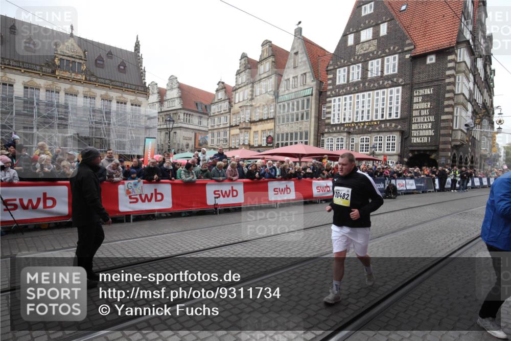 05.10.2025 - 20. swb-Marathon Bremen Yannick Fuchs http://msf.ph/oto/9311734 05.10.2025 11:29:27 Ziel 10482 meine-sportfotos.de