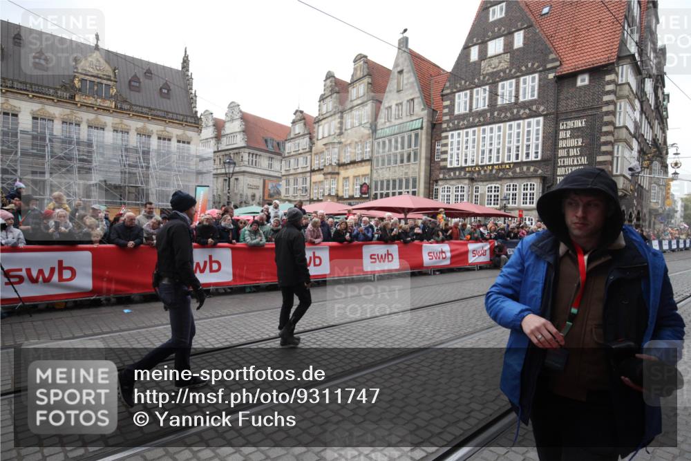 05.10.2025 - 20. swb-Marathon Bremen Yannick Fuchs http://msf.ph/oto/9311747 05.10.2025 11:29:28 Ziel 10482 meine-sportfotos.de