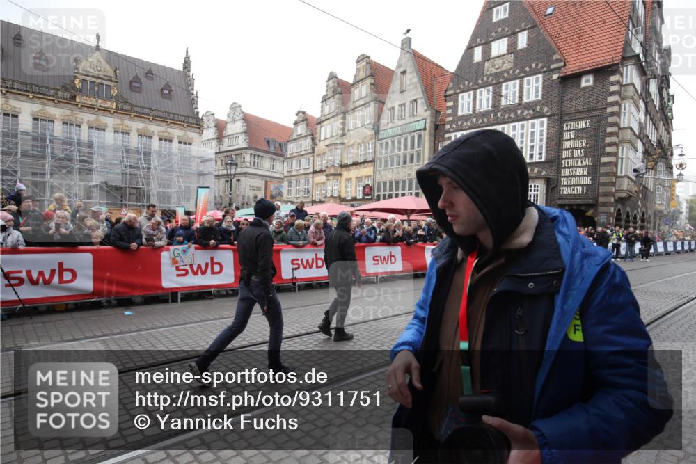05.10.2025 - 20. swb-Marathon Bremen Yannick Fuchs http://msf.ph/oto/9311751 05.10.2025 11:29:29 Ziel  meine-sportfotos.de