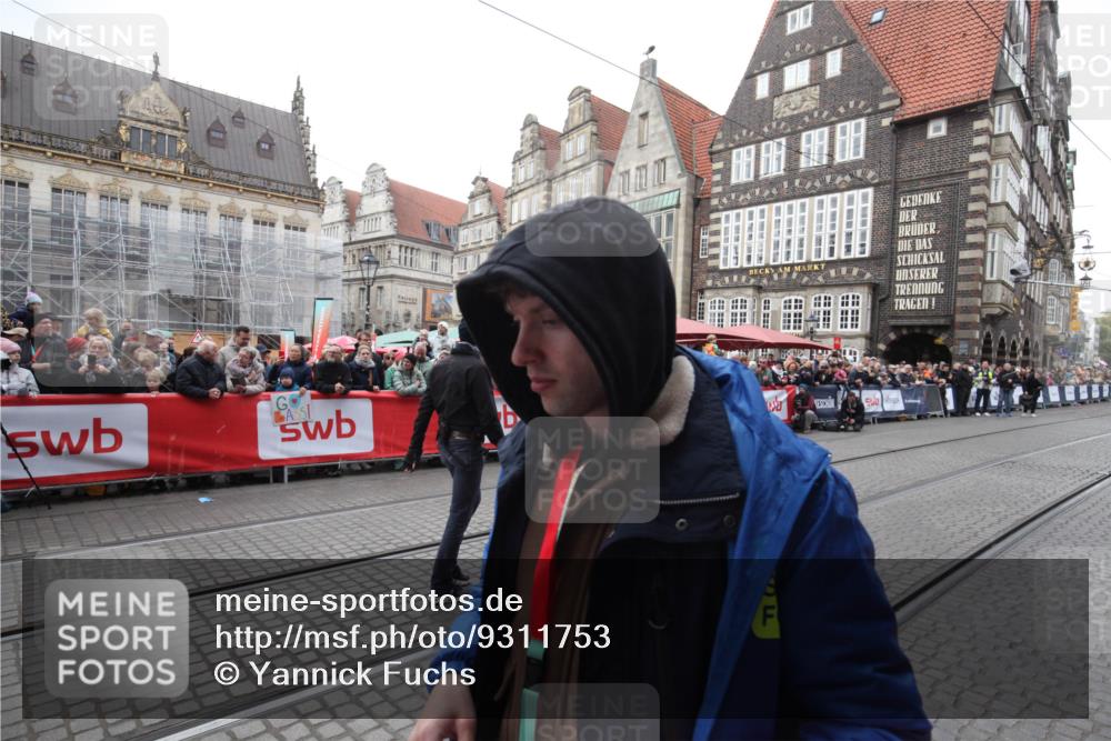 05.10.2025 - 20. swb-Marathon Bremen Yannick Fuchs http://msf.ph/oto/9311753 05.10.2025 11:29:29 Ziel  meine-sportfotos.de